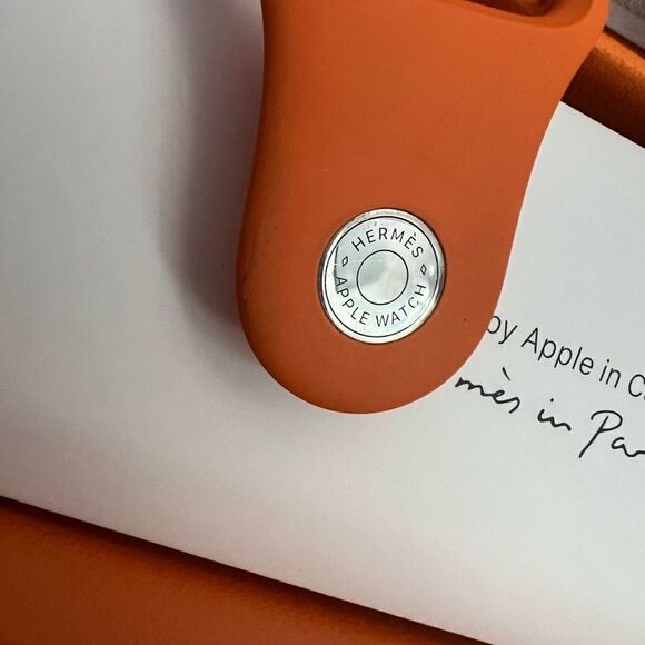 apple watch hermes series 7 with fauve barenia deploymemt buckle 45mm - Picture 8 of 16